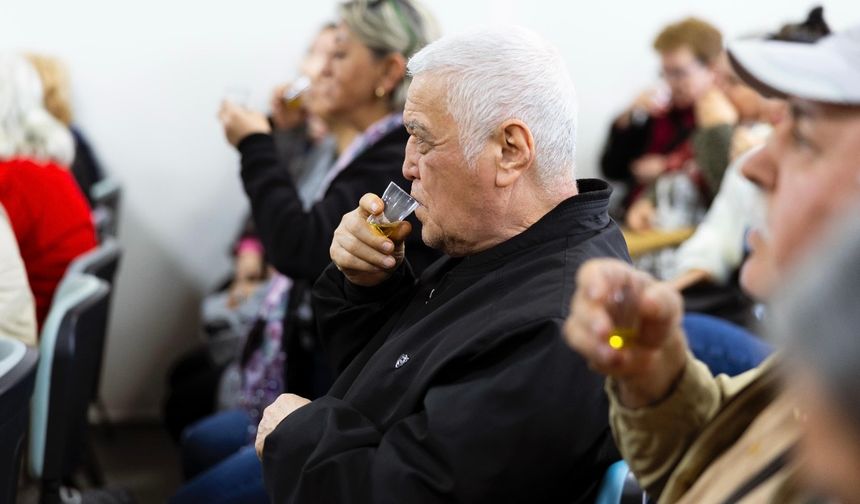 Balçova’da zeytinyağı tadım etkinliğine yoğun ilgi