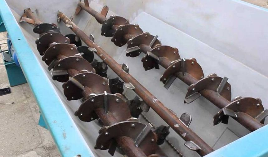 Korkunç son... Yem karma makinesinin şaftına kapıldı!