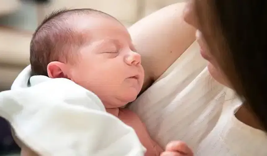 Hamile olduğunu bilmeyen kadın 3,6 kiloluk bebek doğurdu!