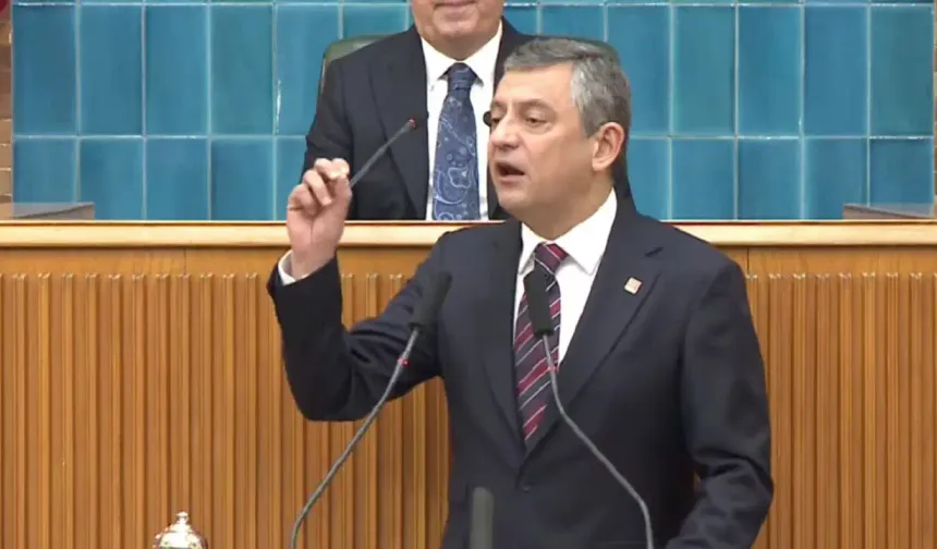 Özel'den yılın ilk grup toplantısı