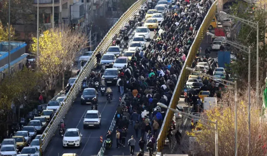 İran'daki protestolarda 2 kişi hayatını kaybetti