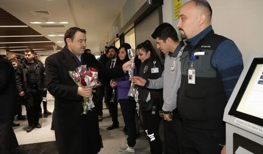 Vali Musa Işın, yeni yıla görev başındaki personelle birlikte girdi