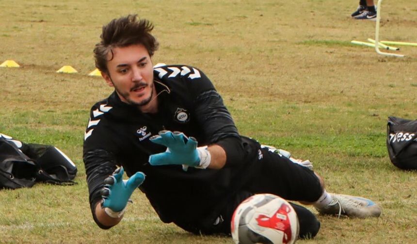 Altay'da kaleci Ozan ayrıldı