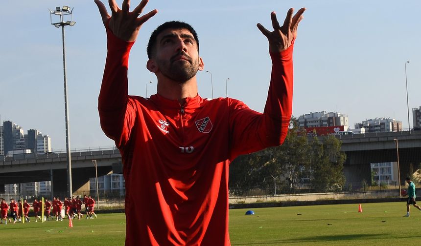 Karşıyaka'da Erhan ve Mücahit dönüyor