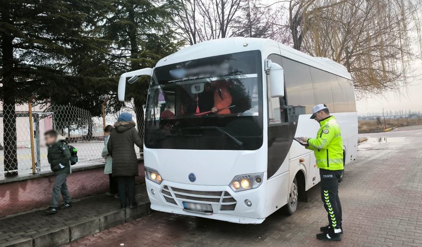 Afyonkarahisar'da okul servisleri denetlendi