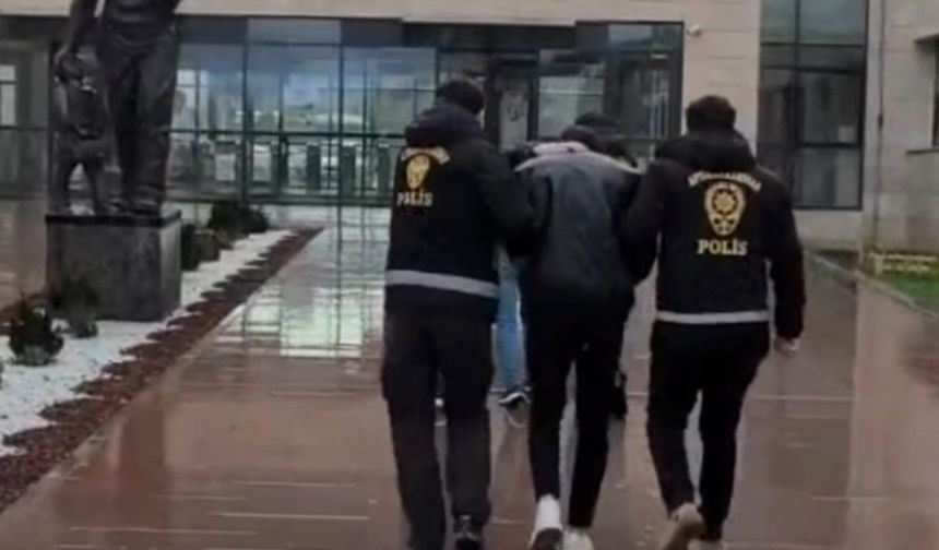 Kendilerini polis olarak tanıttılar: 490 bin TL'lik vurgun!