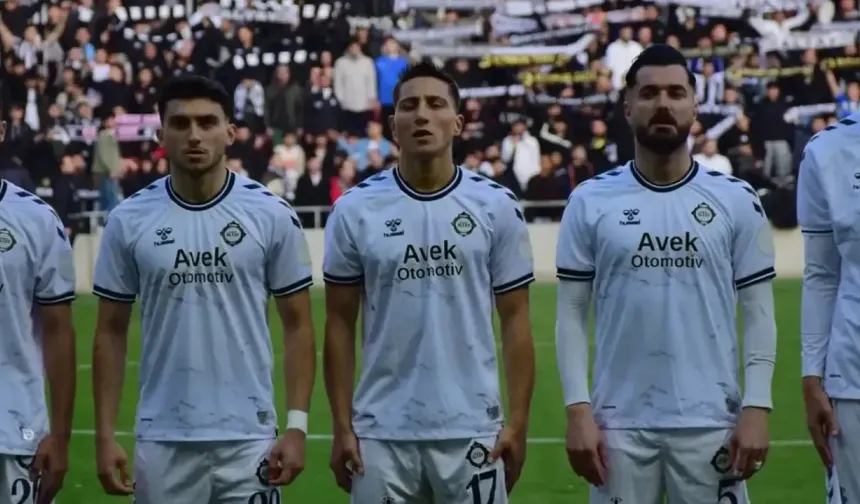 Altay'da taşlar yerinden oynuyor
