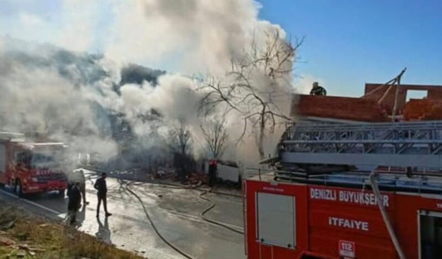 Denizli'de iş yerinde çıkan yangın söndürüldü