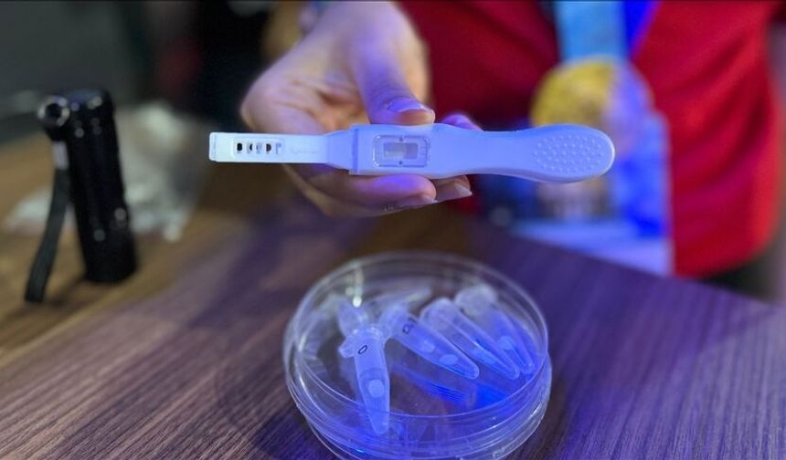 Egeli akademisyenler diş çürüklerini tespit eden cihaz geliştirdi