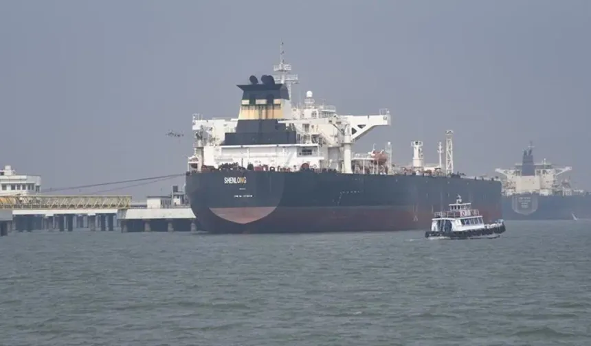 İran Devrim Muhafızları: 'Hürmüz Boğazı kapalıdır'