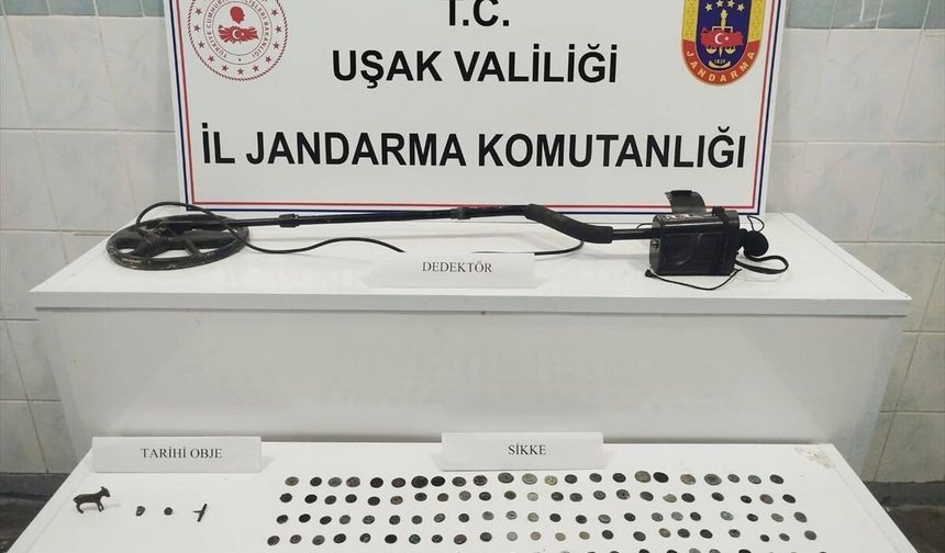 Uşak'ta bir evde 161 sikke ele geçirildi