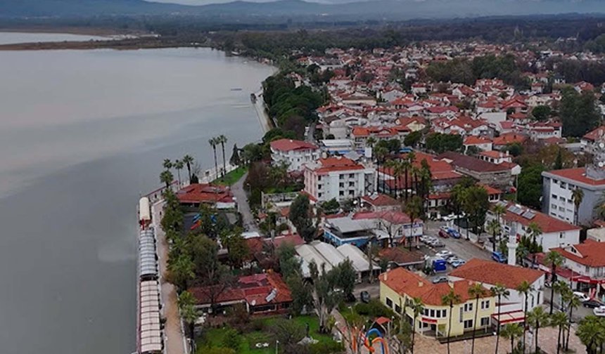 Akyaka'da deniz çekildi; Köyceğiz Gölü de normale döndü