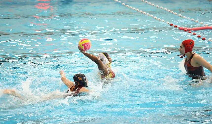 İzmir'den Avrupa'ya uzanan başarı hikayesi: Şampiyonluğa kulaç attı!