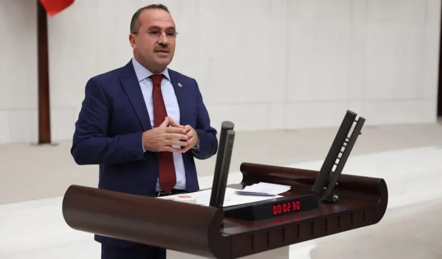 AK Partili Kırkpınar’dan Özel’e sert tepki: Yavuz hırsız ev sahibini bastırır