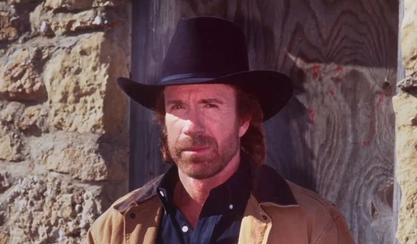 Efsane isim Chuck Norris 86 yaşında hayatını kaybetti!