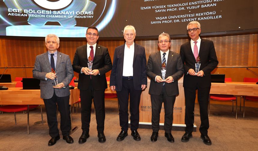 EBSO’dan İzmir Ekonomi’ye ödül yağdı