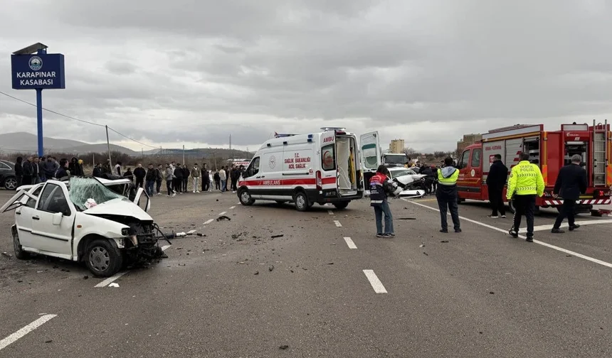 İki otomobil çarpıştı: 1'i ağır 4 kişi yaralandı!