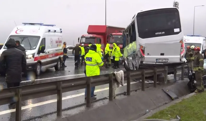 Marmara Otoyolu'nda polisleri taşıyan servis kaza yaptı: Bir polis şehit oldu