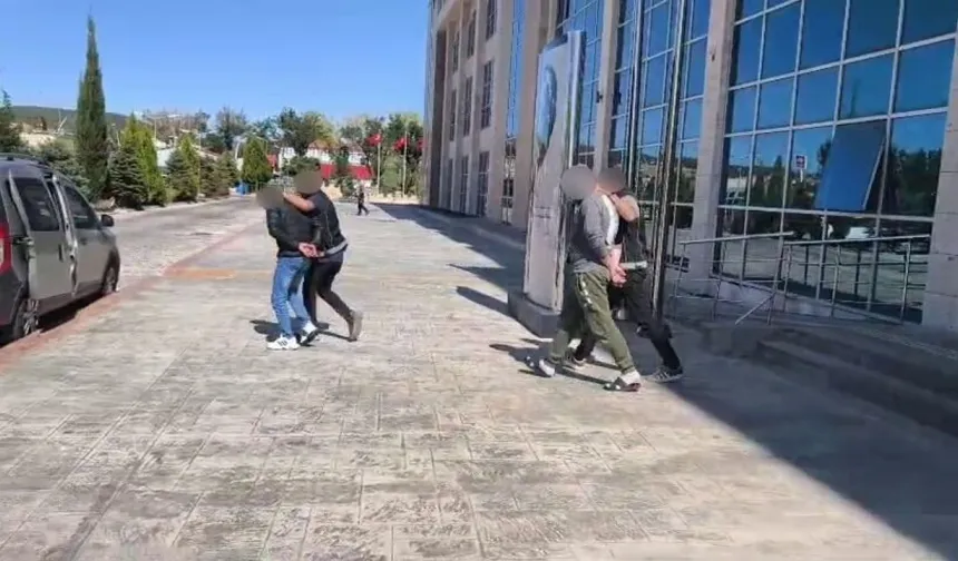 Narkotikten zehir evine baskın: 4 torbacı yakalandı!