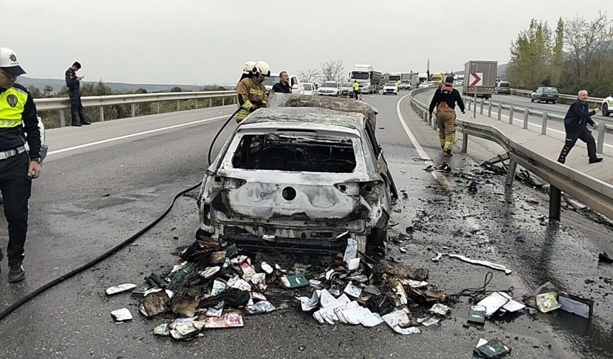Bariyere çarpan otomobil alev aldı: 1 kişi hastanelik!