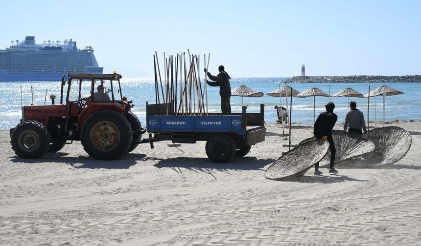 Kuşadası plajlarında sezon hazırlığı başladı