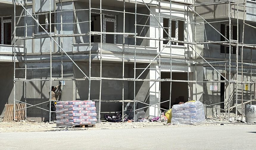 Kütahya'da iskele çöktü: 2 işçi hastanelik!