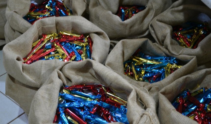 Manisa'da saçılacak 10 ton mesir macunu için dua edildi