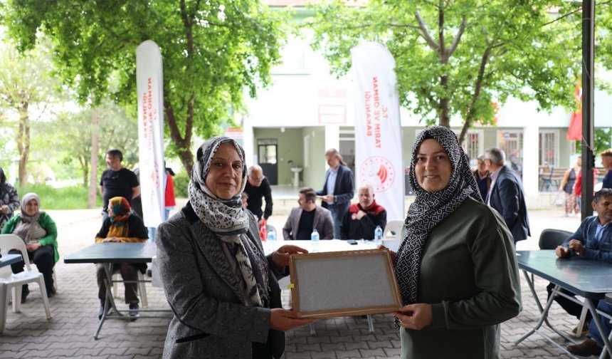 Muğla'da kırsalda üretime ipekböceği ile destek