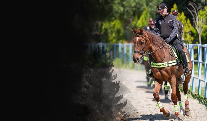 İzmir'in sahil şeridi atlı polislere emanet