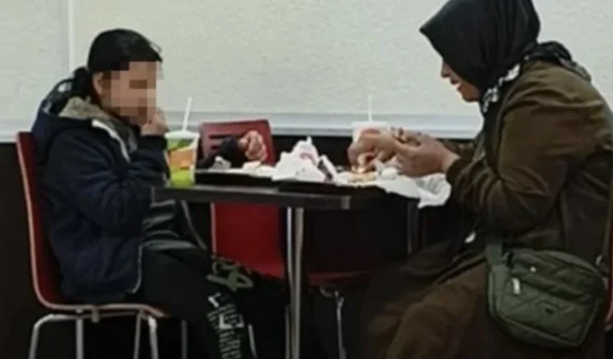 Dar gelirli, zincir restorandan 'Fakir' diye kovuldu