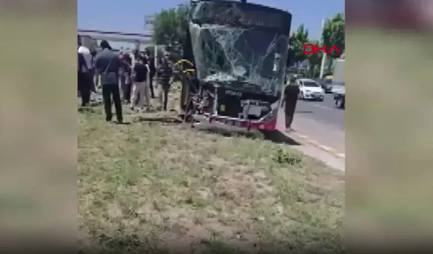Ankara'da belediye otobüsü kaza yaptı: Yaralılar var