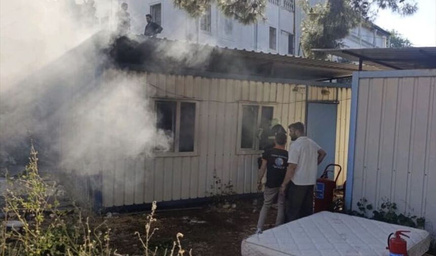 Bodrum'da işçi konteynerinde çıkan yangın söndürüldü