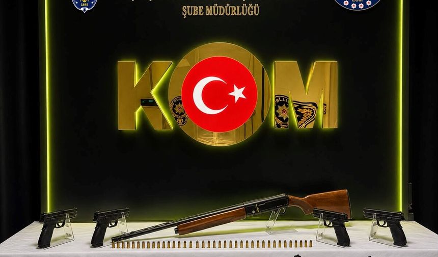Denizli'de silah kaçakçılığı operasyonu: 3 kişi tutuklandı