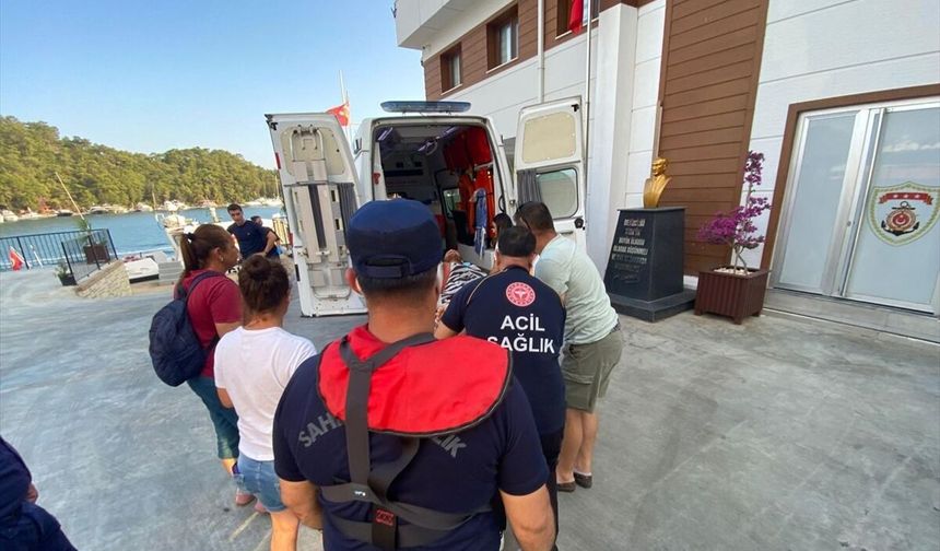 Fethiye'de adada yaralanan kişiye tıbbi tahliye