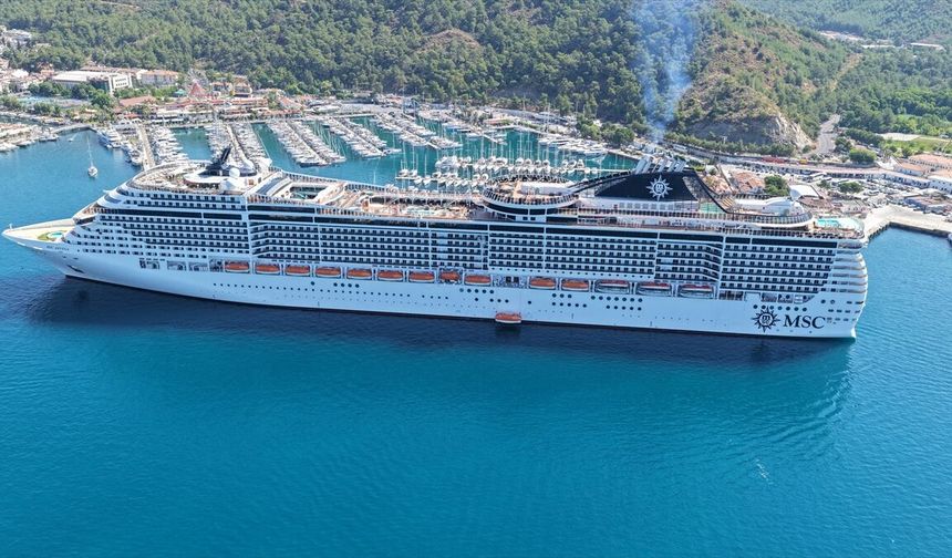 Marmaris'e 'MSC Divina' kruvaziyeriyle 4 bin 137 turist geldi