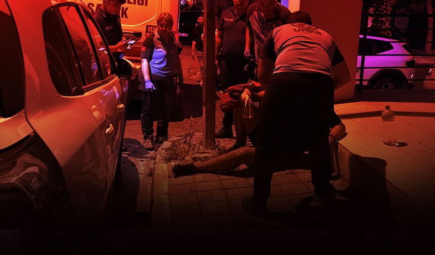 Kafede başlayan tartışma sokağa taştı: Bıçaklı kavgada 2 kişi hastanelik!