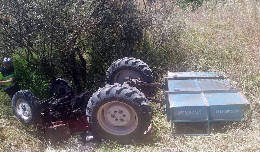 Manisa'da devrilen traktörün sürücüsü öldü