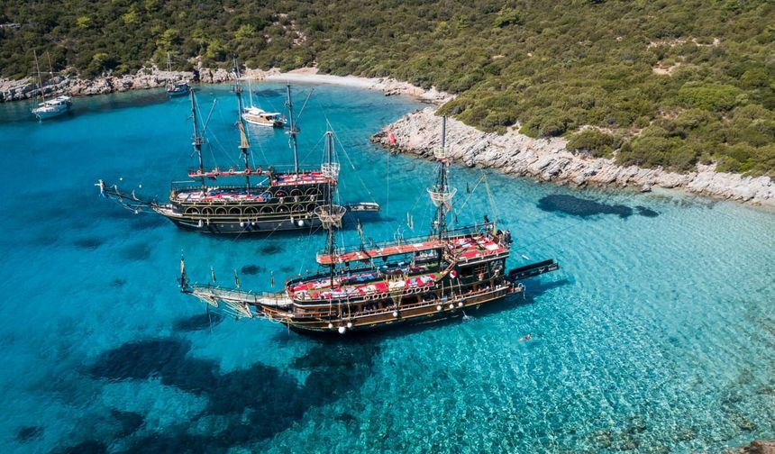 Tatil sezonunun başlaması ile Bodrum koylarında yat yoğunluğu!