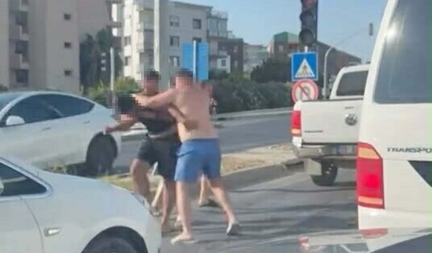 Kuşadası'nda trafikte kavga: 2 gözaltı