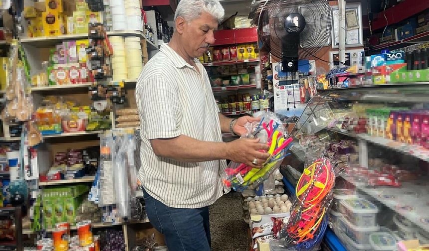 Bakkala giren 90'lı yıllara yolculuk yapıyor