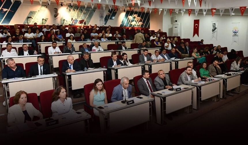 Çiğli CHP grubunda çatlak: Meclis ertelendi!