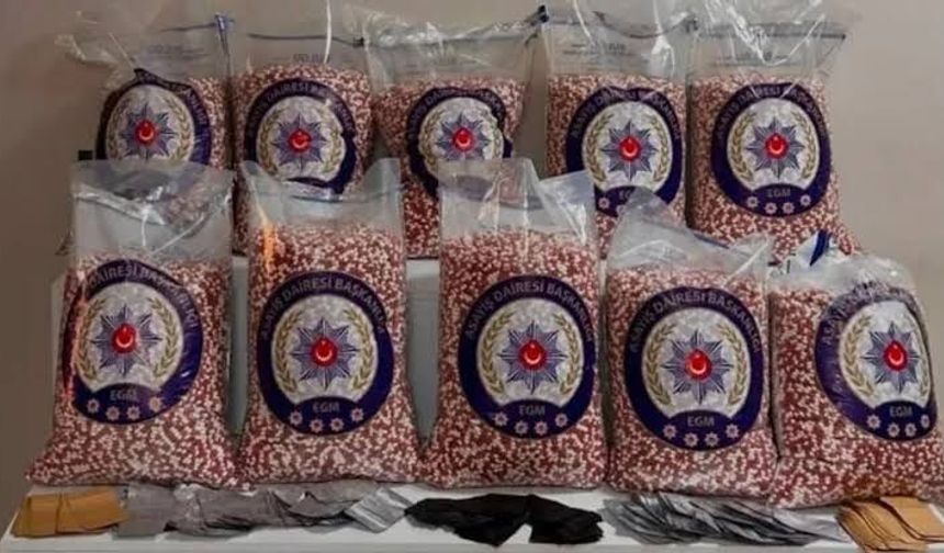 İzmir'de dev 'zehir' baskını: 280 bin uyuşturucu hap ele geçirildi!