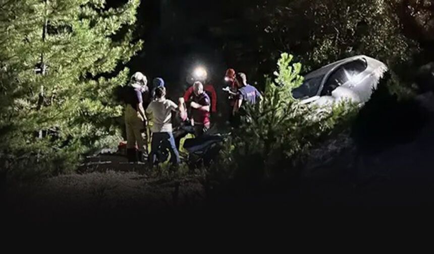 Otomobil ile motosiklet çarpıştıktan sonra şarampole savruldu: 5 yaralı