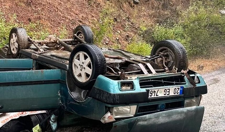 Denizli'de takla atan otomobildeki baba öldü, kızı yaralandı