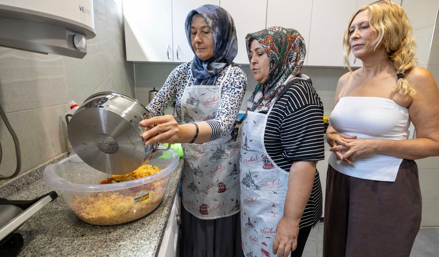 Büyükşehir'den annelere Dayanışma Mutfağı!