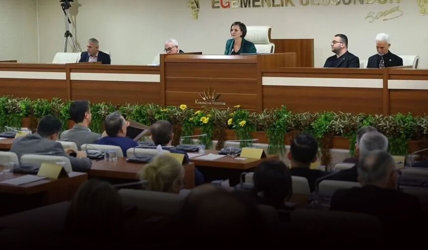 Karabağlar’da CHP’den 7 meclis üyesi istifa etti: Kınay görevine Yeni Parti’de devam edecek