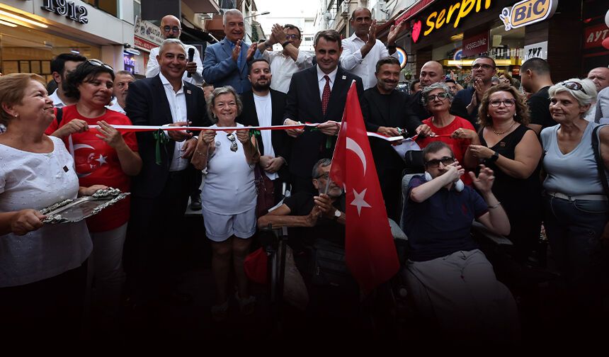 YENİ Parti'den Karşıyaka'da coşkulu açılış!