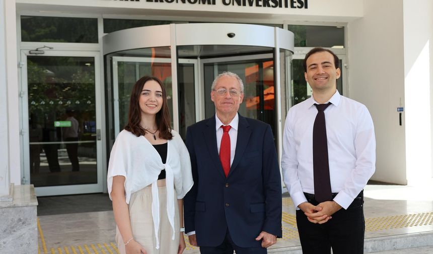 İzmir Ekonomili gençler İtalya yolcusu!
