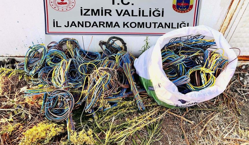 İzmir'de 7 ayrı kablo hırsızlığı olayına karışan 3 şüpheliye suçüstü