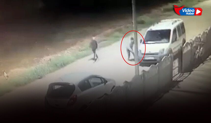 Araçların lastiklerini kesip kaçtılar: Vandallar kamerada!